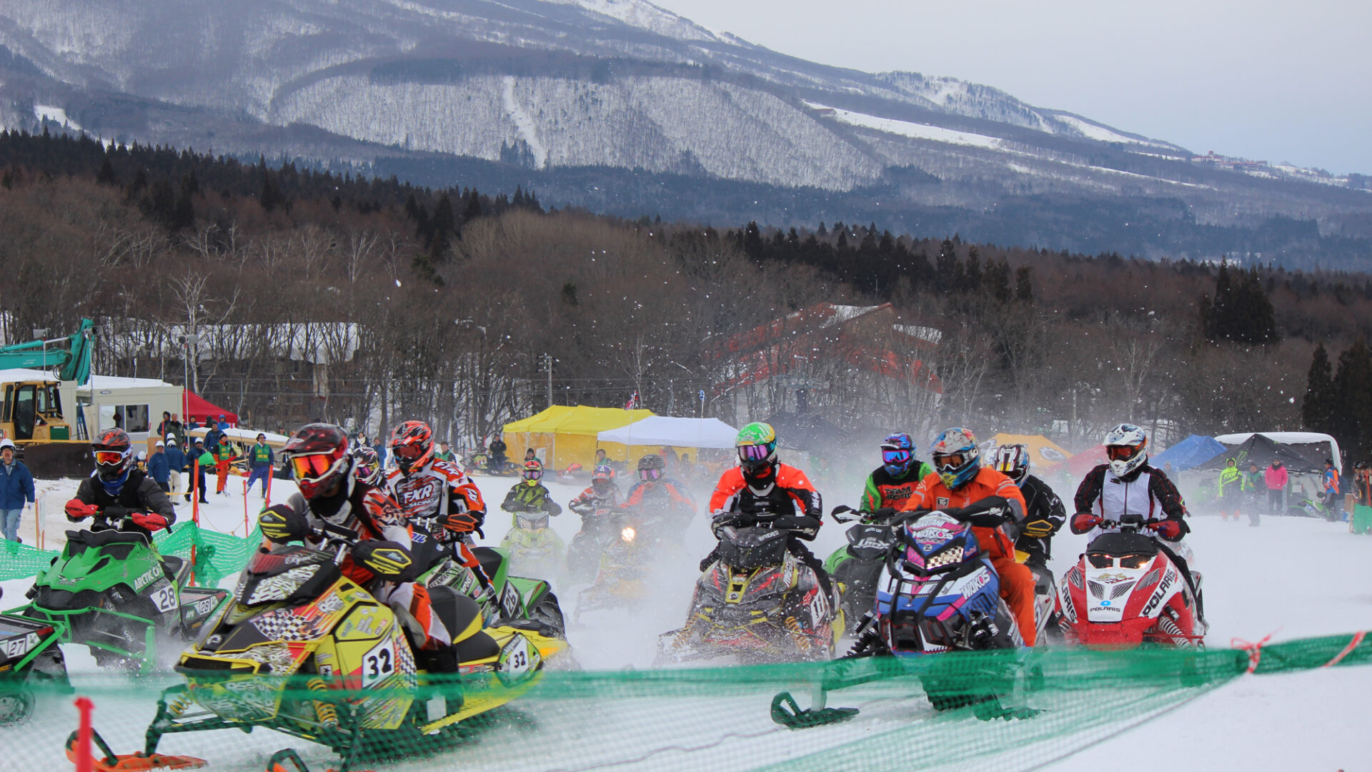 MFJ 全日本選手権 スノーモビルレース LOTTE ARAI大会
